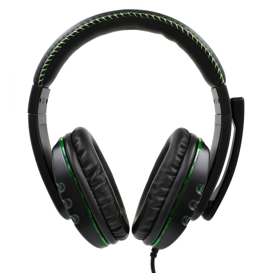 Wired USB gaming headset with padded earcups and microphone